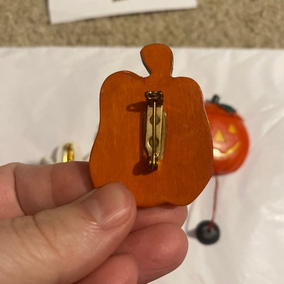 5x Vintage Brooch Pin Halloween Pumpkin Witch Ghost Pull‎ String Boo Hallmark - Picture 8 of 10